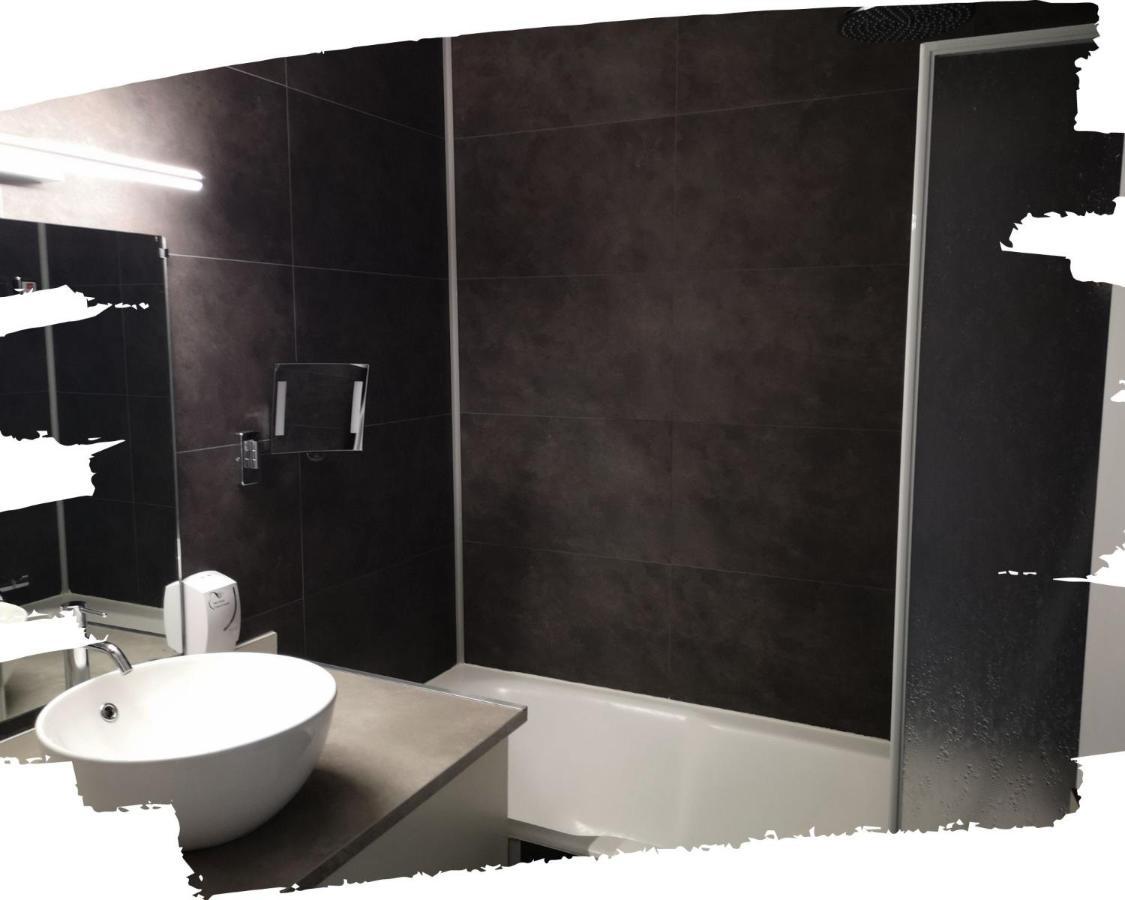 Hotel Du Cheval Blanc Cerizay 외부 사진