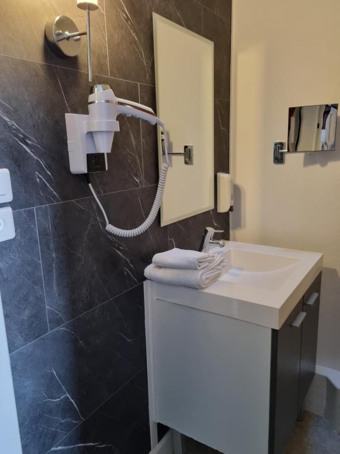Hotel Du Cheval Blanc Cerizay 외부 사진